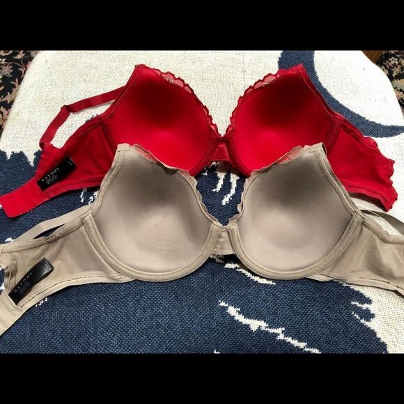 Beautiful bra’s by Natori in size 32D - Picture 2 of 2